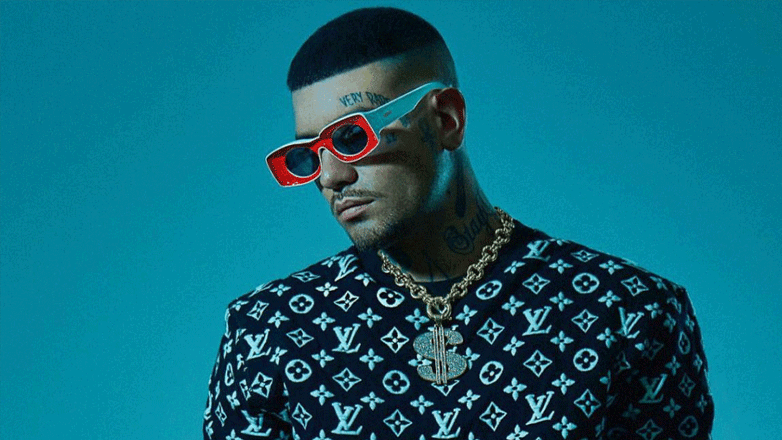 Snik: «Με βγάλανε ότι βαράω τη γυναίκα μου, ενώ της έχω ήδη δώσει δαχτυλίδι»