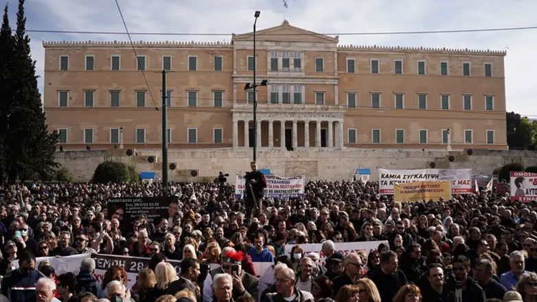 Ελεύθερος ο 50χρονος που συνελήφθη για αναρτήσεις σχετικά με τις συγκεντρώσεις των Τεμπών