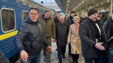 «Η Ουκρανία είναι η Ευρώπη», δήλωσε η πρόεδρος της Κομισιόν κατά την άφιξή της στο Κίεβο