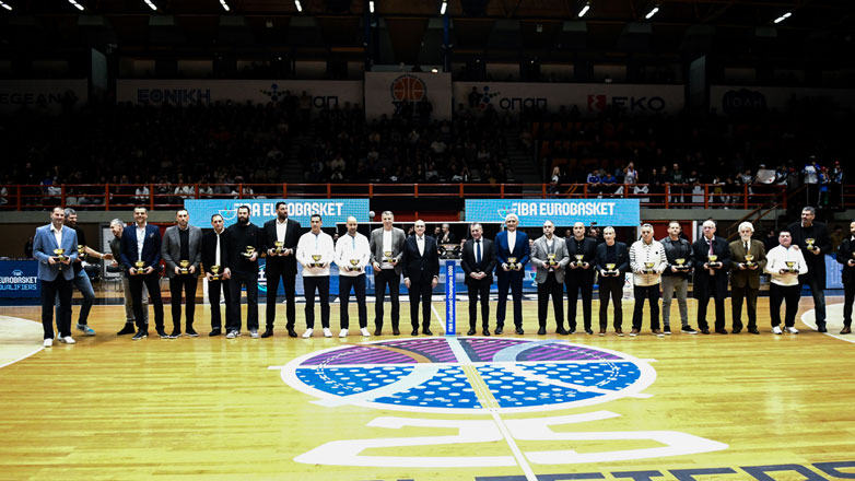 Βραβεύτηκε η πρωταθλήτρια Εθνική Ανδρών του Ευρωμπάσκετ 2005