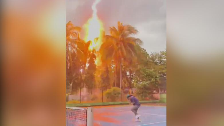 Κεραυνός έπεσε δίπλα σε αθλήτρια του τένις – Συγκλονιστικό βίντεο Κεραυνός έπεσε δίπλα σε αθλήτρια του τένις – Συγκλονιστικό βίντεο