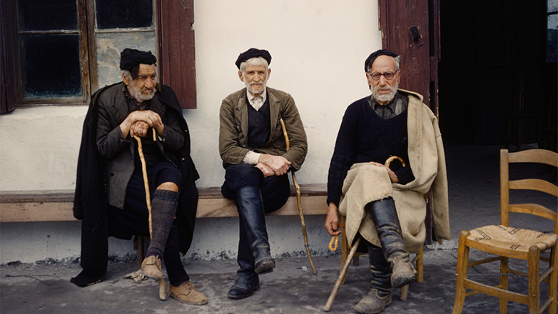 «Κρήτη: Μουσική της Αντίστασης»: Σπάνιες φωτογραφίες και τραγούδια του νησιού