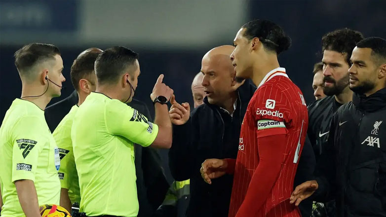 Λίβερπουλ: Δύο αγωνιστικές η τιμωρία του Άρνε Σλοτ