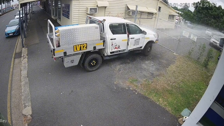 Αυτόματο πότισμα για να μην παρκάρουν οι οδηγοί