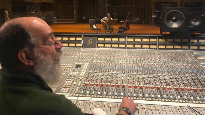 Πέθανε ο ηχολήπτης Παναγιώτης Πετρονικολός – Το «αντίο» από Νταλάρα, Τσανακλίδου και Κότσιρα