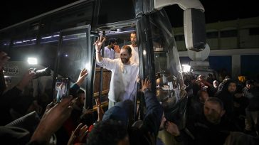 Η Χαμάς δηλώνει έτοιμη για συνομιλίες για τη δεύτερη φάση της εκεχειρίας