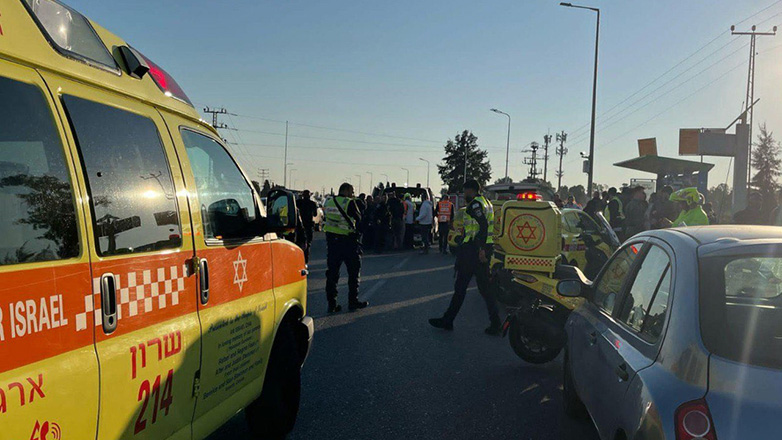 Αυτοκίνητο έπεσε πάνω σε πεζούς σε πόλη του βόρειου Ισραήλ