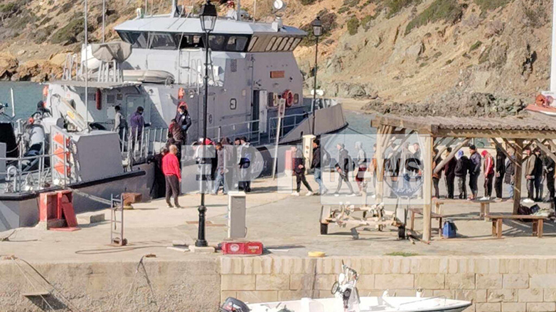 Γαύδος: Συνεχείς αφίξεις σκαφών με μετανάστες – Πάνω από 310 άνθρωποι έχουν διασωθεί