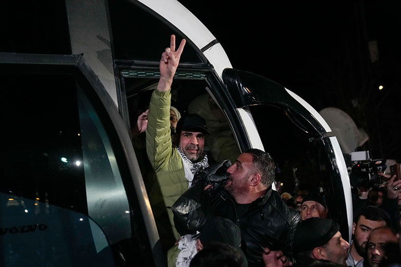 Η Χαμάς παρέδωσε 4 σορούς ισραηλινών ομήρων στον Ερυθρό Σταυρό