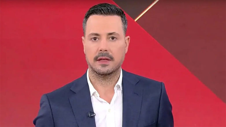 Viral o Πέτρος Κουσουλός στο TikTok: Οι χρήστες υποστηρίζουν ότι γελά την ώρα ρεπορτάζ για την κηδεία ενός ανθρώπου