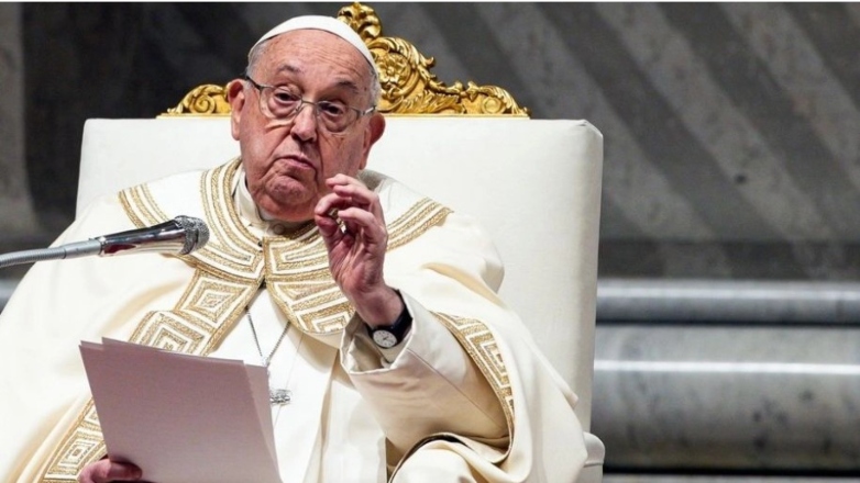 Με αναπνευστική υποστήριξη ο πάπας Φραγκίσκος Με αναπνευστική υποστήριξη ο πάπας Φραγκίσκος