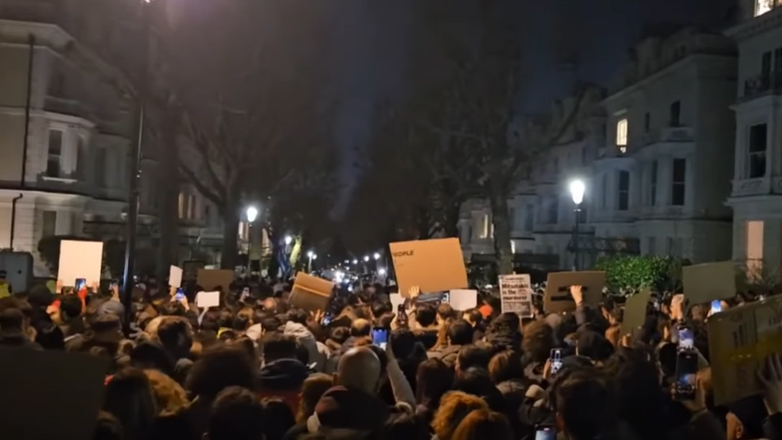 Τέμπη: Μαζικές διαδηλώσεις στο Λονδίνο και σε άλλες πόλεις της Βρετανίας