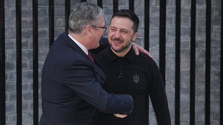 Η Ουκρανία ζητάει προστασία από τη Βρετανία