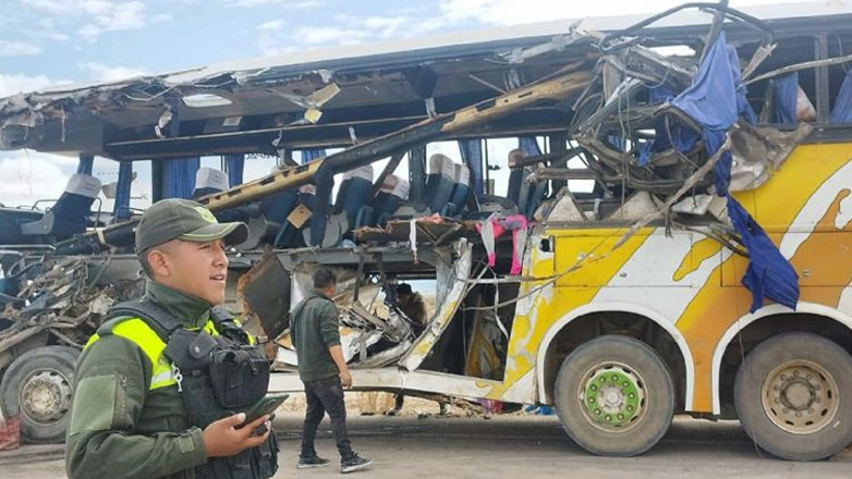 Βολιβία: Τουλάχιστον 37 νεκροί από τη σύγκρουση δύο λεωφορείων