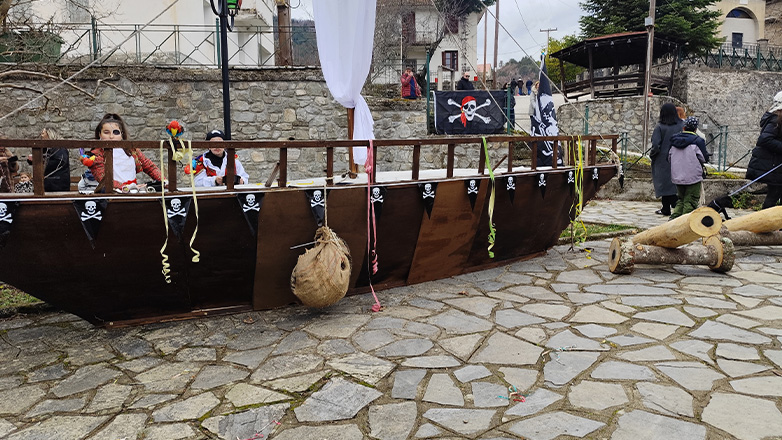 Απόκριες στο Δήμο Μετεώρων: Το μοναδικό πειρατικό χωριό στα ορεινά της Καλαμπάκας