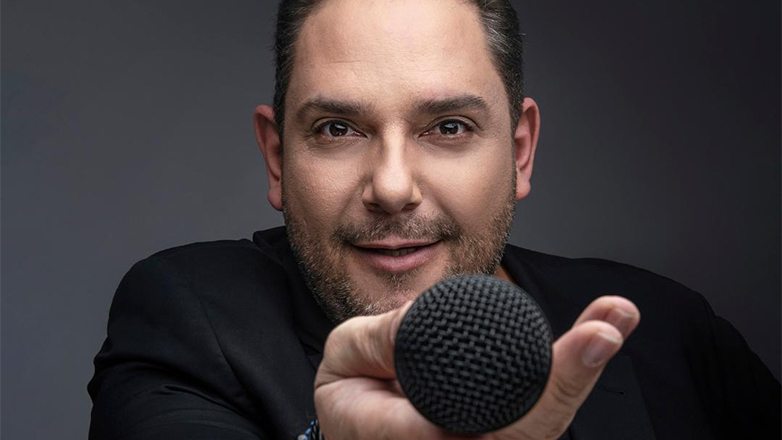 Στέλιος Διονυσίου: Επανακυκλοφορεί ένα από τα σπουδαιότερα ζεϊμπέκικα της πορείας του, «Πες του μάγκα»