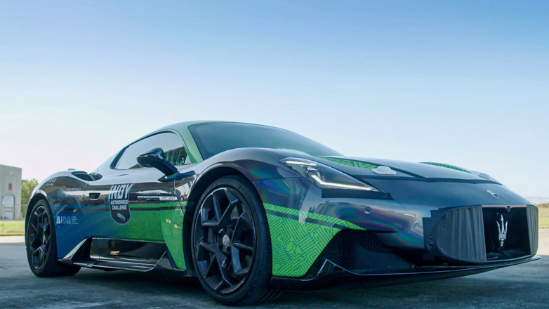 Με οδηγό την τεχνητή νοημοσύνη, αυτή η Maserati «έπιασε» τα 318χλμ./ώρα, σημειώνοντας παγκόσμιο ρεκόρ (Βίντεο)