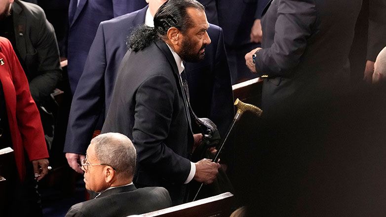 Έδιωξαν από το Κογκρέσο βουλευτή των Δημοκρατικών που αποδοκίμαζε τον Τραμπ