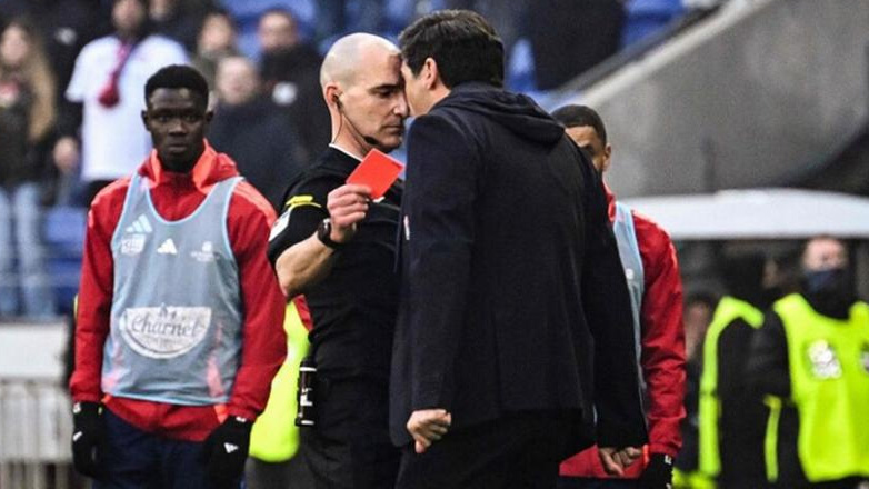 «Καμπάνα» εννέα μηνών στον Πάουλο Φονσέκα επειδή κόλλησε το πρόσωπό του πάνω σε αυτό του διαιτητή!