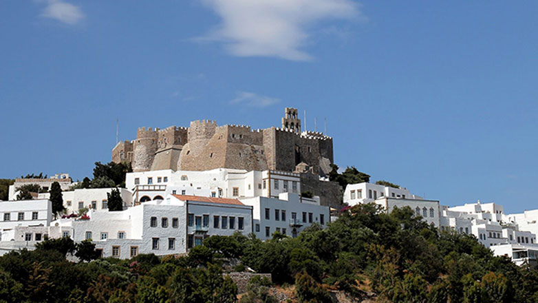 Δικαστική απόφαση – «βόμβα» υπέρ του Ελληνικού Δημοσίου με προνομιακό ακίνητο της Ιεράς Μονής Αγίου Ιωάννη Πάτμου