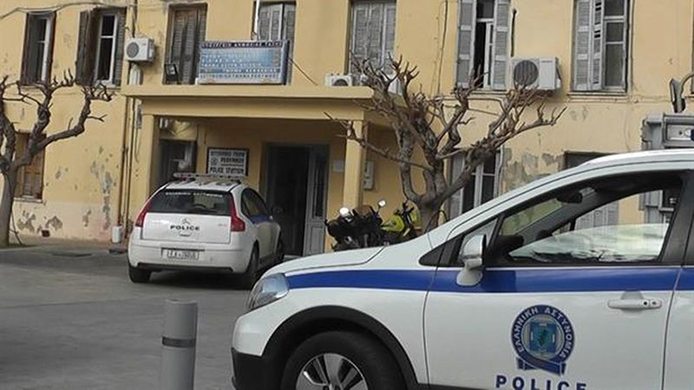 Ρέθυμνο: Λιποθύμησε ο 64χρονος Βρετανός μόλις είδε το ένταλμα σύλληψης