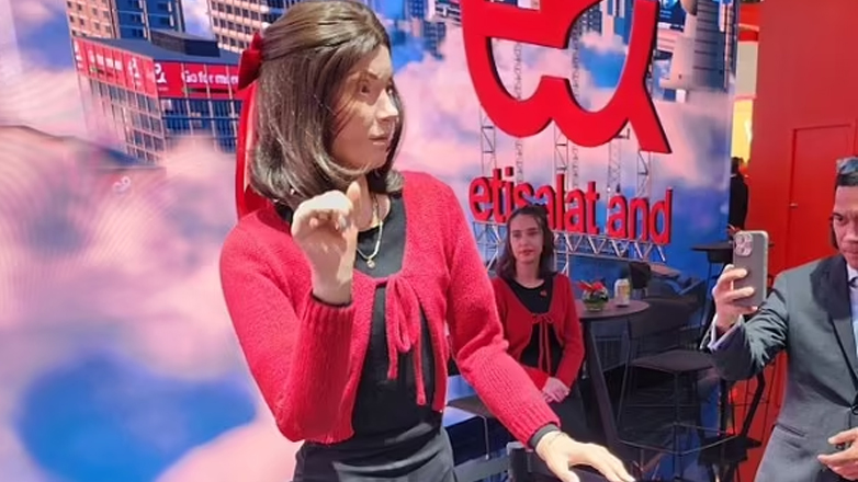 Το πιο εξελιγμένο ανθρωποειδές απαντά αν θα μας πάρει τις δουλειές