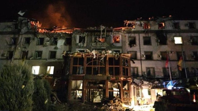 Ρωσικός πύραυλος χτύπησε πενταώροφο ξενοδοχείο στην Ουκρανία Ρωσικός πύραυλος χτύπησε πενταώροφο ξενοδοχείο στην Ουκρανία