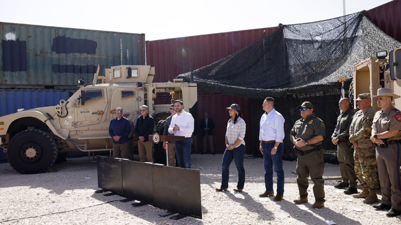 Στα σύνορα με το Μεξικό ο αντιπρόεδρος των ΗΠΑ