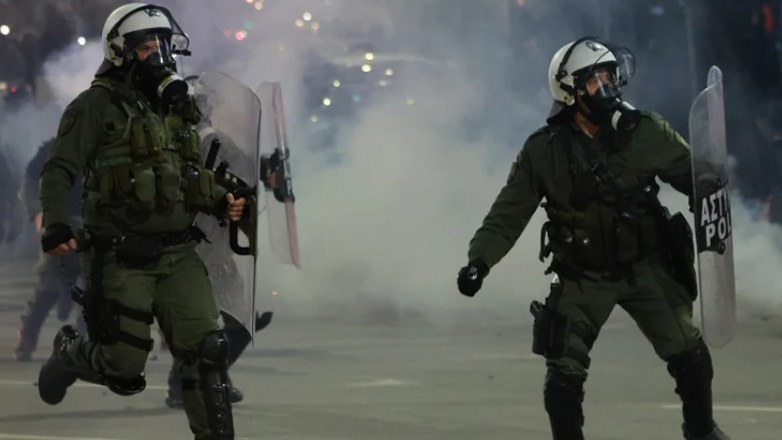 Επεισόδια στη Θεσσαλονίκη μετά την πορεία για τα Τέμπη