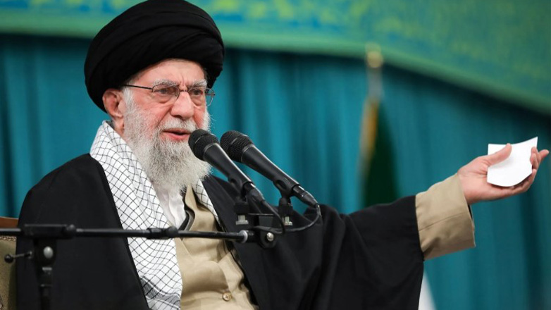 Ο Αλί Χαμενεΐ καταγγέλλει πολιτική «εκφοβισμού» από τις απειλές Τραμπ