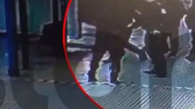 Καλλιθέα: Βίντεο – ντοκουμέντο από τον άντρα που απειλούσε με τσεκούρι