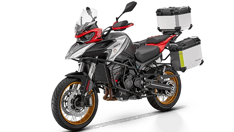 Η QJ Motor λανσάρει τη νέα SRT 900 SX ADV