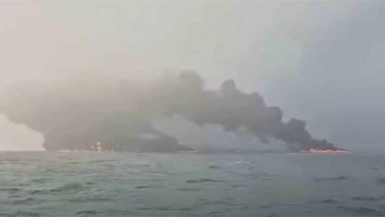 Φόβοι για θαλάσσια ρύπανση από τη σύγκρουση δεξαμενόπλοιου με φορτηγό πλοίο στη Βόρεια Θάλασσα