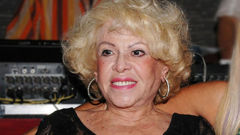 Καίτη Γκρέυ: Το δικαστήριο αποφάσισε ότι ο εγγονός της πρέπει να παραδώσει τα κλειδιά του σπιτιού της