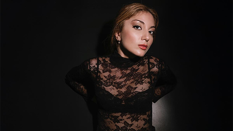 Η Terselle κυκλοφορεί το νέο της τραγούδι «Pou Eisai» – Δείτε το βίντεο