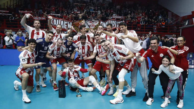 ΒΟΛΕΙ: Θρυλική ανατροπή:  Ο Ολυμπιακός 3-2 σετ την πανίσχυρη Γιαστρέμπσκι