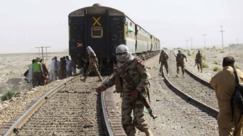 Θρίλερ με το τρένο που κατέλαβαν αντάρτες στο Πακιστάν Θρίλερ με το τρένο που κατέλαβαν αντάρτες στο Πακιστάν