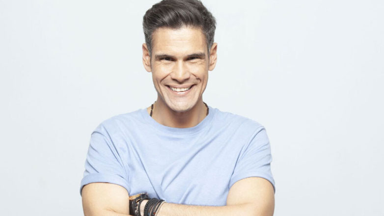 Ο Δημήτρης Ουγγαρέζος για την προσωπική του ζωή: «Ήταν η μόνη κοπέλα που γνώρισε η μάνα μου»