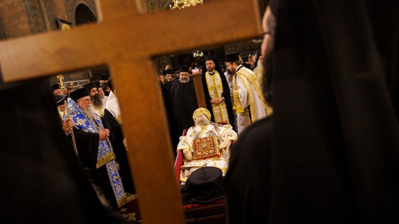 Σε λαϊκό προσκύνημα το σκήνωμα του μητροπολίτη πρώην Θεσσαλονίκης, Άνθιμου