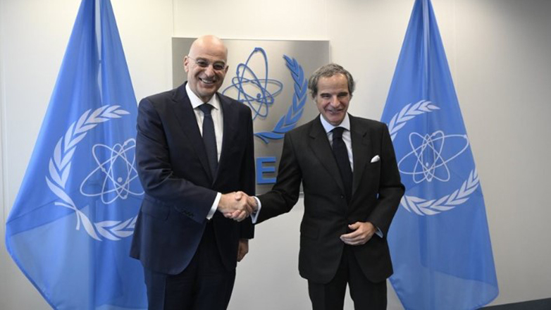 Συνάντηση Δένδια με το γενικό διευθυντή του Διεθνούς Οργανισμού Ατομικής Ενέργειας στη Βιέννη