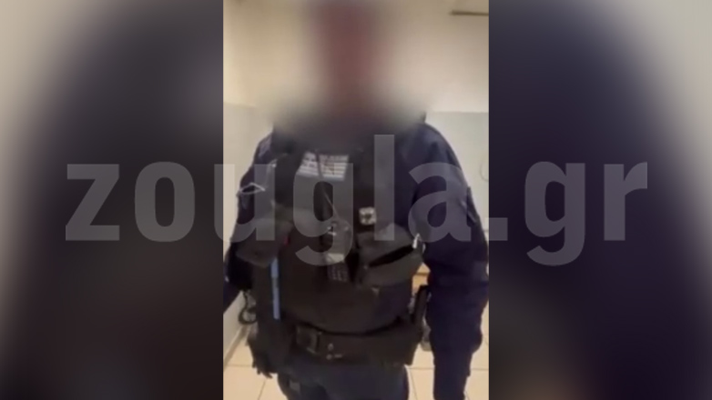 Συνελήφθη «μαϊμού» αστυνομικός στην Ομόνοια, ενώ έπινε ανενόχλητος καφέ