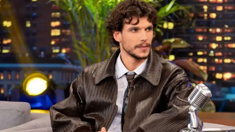 Βασίλης Μίχας: «Πιαστήκαμε στα χέρια με έναν ταξιτζή στην Κίνα και με δάγκωσε»