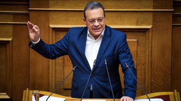 Φάμελλος: Η παραίτηση Δοξιάδη επιβεβαιώνει ότι ο ανασχηματισμός δεν σώζει τον Μητσοτάκη