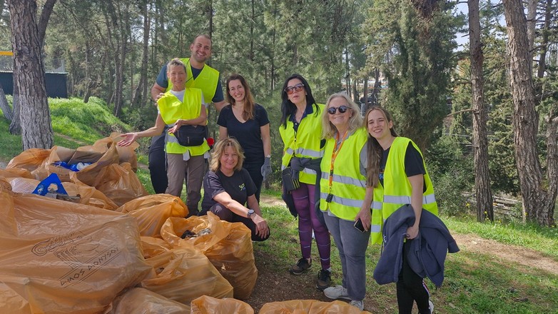 Ευτυχώς που υπάρχουν εθελοντές και καλύπτουν τα κενά του κρατικού μηχανισμού Ευτυχώς που υπάρχουν εθελοντές και καλύπτουν τα κενά του κρατικού μηχανισμού