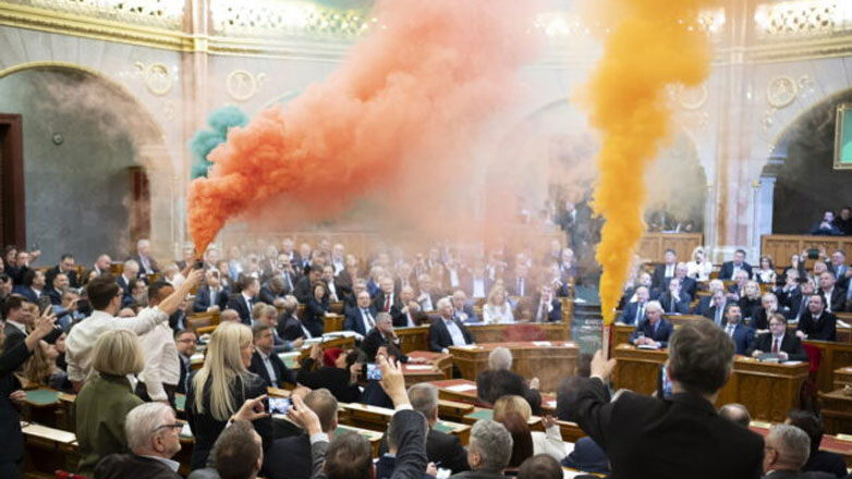 Ουγγαρία: Το κοινοβούλιο ενέκρινε νόμο που απαγορεύει την Παρέλαση Υπερηφάνειας (Pride)