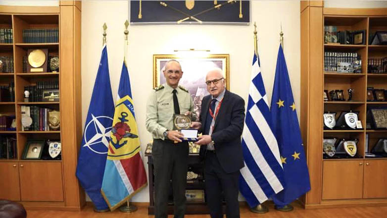 Επίσκεψη Γιώργου Τσούκαλη στον αρχηγό ΓΕΕΘΑ