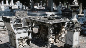 Ανοιχτό μουσείο-μαυσωλείο το κοιμητήριο των Ταξιαρχών του Βόλου – Σπουδαία μνημεία κορυφαίων γλυπτών