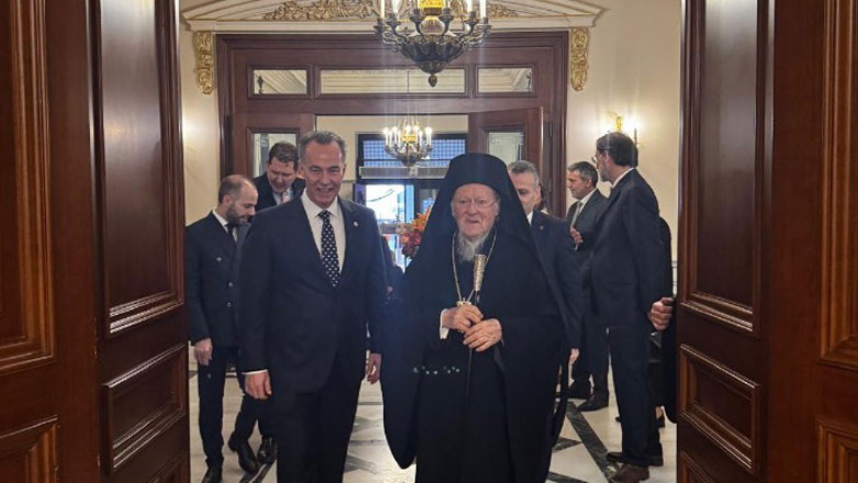 Έκθεση γλυπτών του Γ. Πετρίδη συνοδεύει τον εορτασμό της Εθνικής Επετείου στην Κωνσταντινούπολη