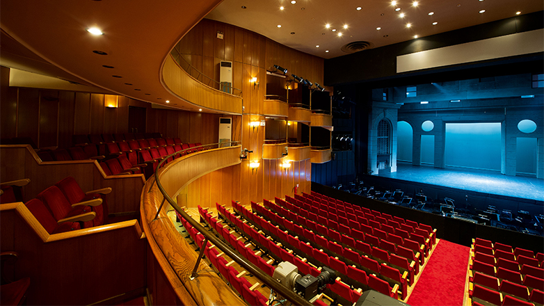 Σε αντιπαράθεση Μπακογιάννης και Δούκας για το Θέατρο Ολύμπια: «Παραδίδεται εν κρυπτώ, σε ιδιώτη» – “Fake news” απαντά ο δήμαρχος