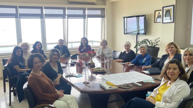 Σκύλοι θεραπείας στο αντικαρκινικό Νοσοκομείο «Μεταξά»